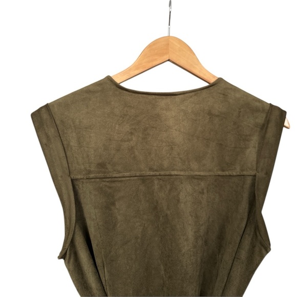 NWT, Banana Republic VEGAN SUEDE WRAP DRESS, Size 10 - Picture 5 of 9